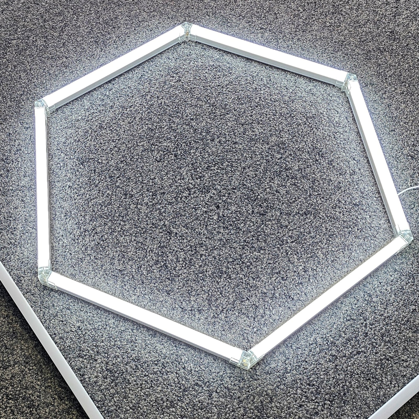 LED Hexagon Beleuchtung für Garage Werkstatt Showroom 14 Felder 2,44 x 4,85 m